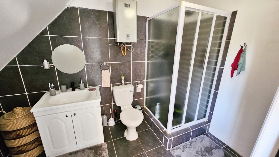 5 Bedroom Property for Sale in Struisbaai Western Cape